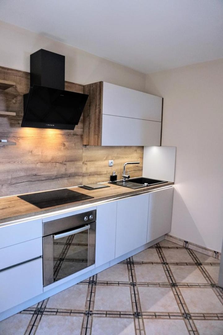 Apartment Stefica 克尔维尼维赫 外观 照片